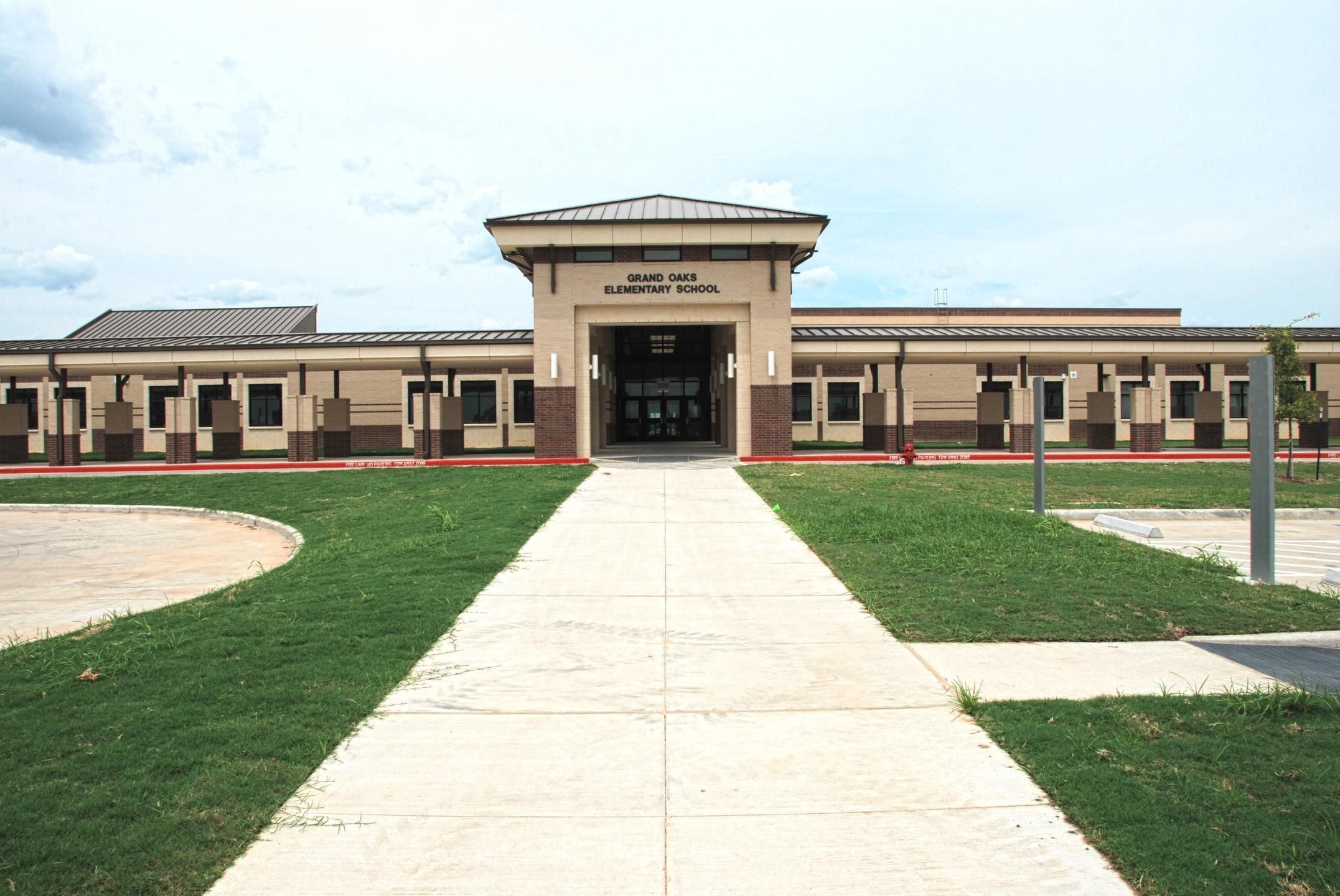 Grand Oaks Elementary Entry